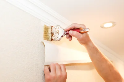 Pose de papier peint à Vacqueyras — revêtements muraux et toiles de verre